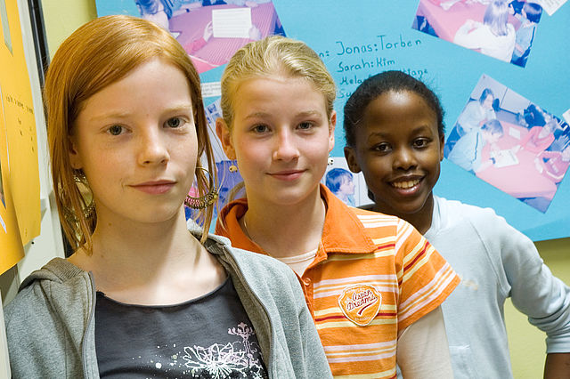 Kinder an einer Schule