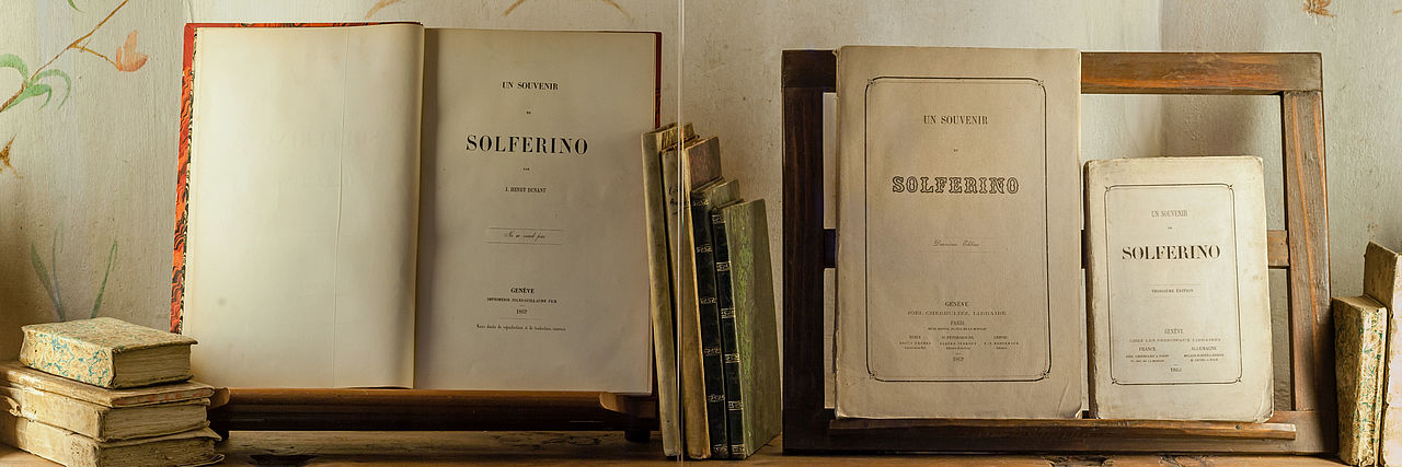 Ausstellung von Büchern, u.a. von Dunants Buch 'Eine Erinnerung an Solferino'